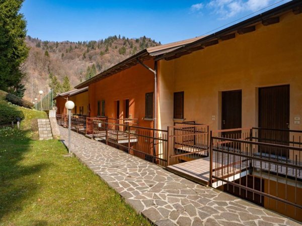 appartamento in vendita ad Oneta in zona Scullera