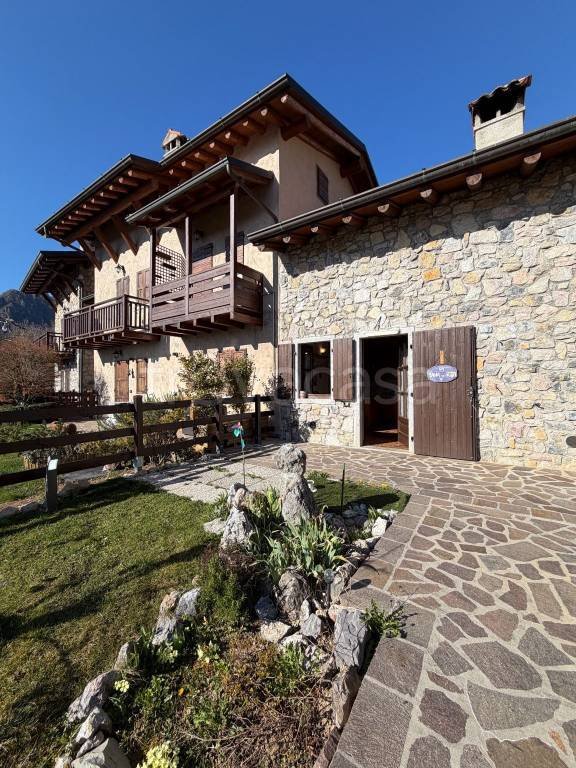 appartamento in vendita ad Oneta