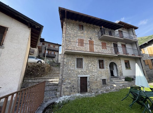 casa indipendente in vendita ad Oneta in zona Cantoni