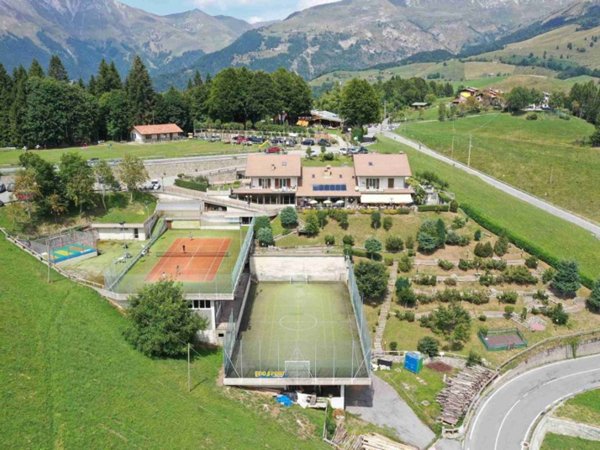 negozio in vendita ad Oneta