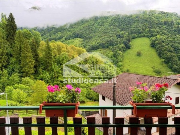 appartamento in vendita ad Oneta in zona Scullera