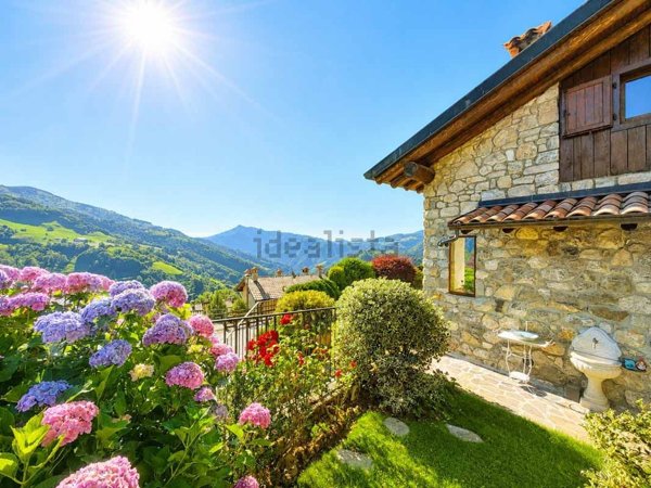 casa indipendente in vendita ad Oneta in zona Scullera