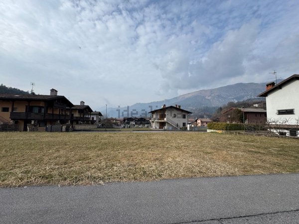 terreno edificabile in vendita ad Onore