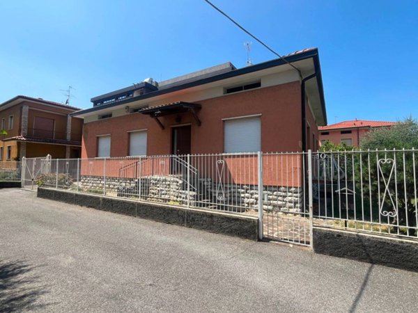 casa indipendente in vendita ad Orio al Serio