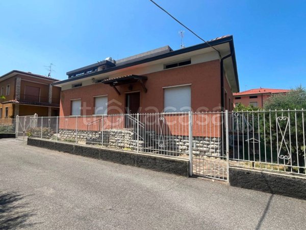 casa indipendente in vendita ad Orio al Serio