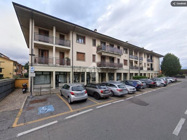 negozio in vendita ad Orio al Serio