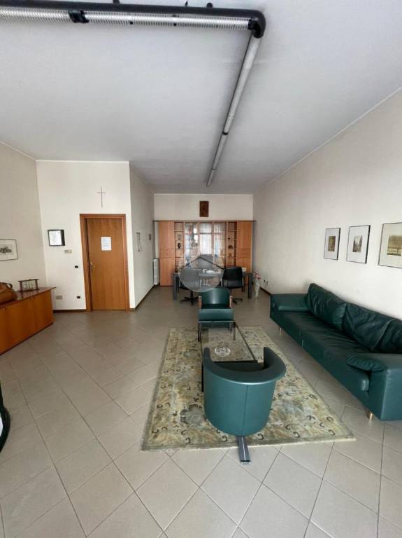 ufficio in vendita ad Orio al Serio