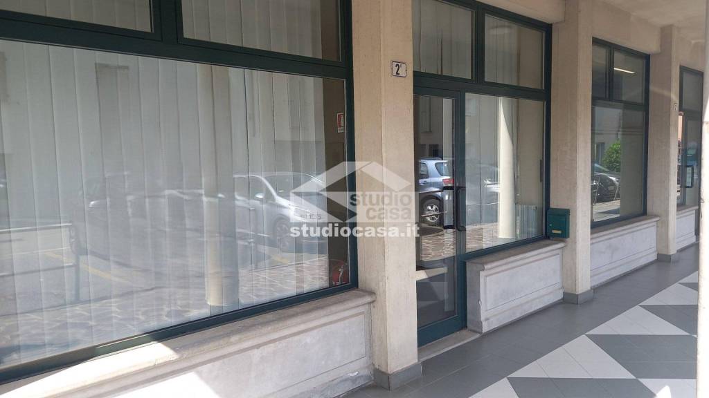 negozio in vendita ad Orio al Serio
