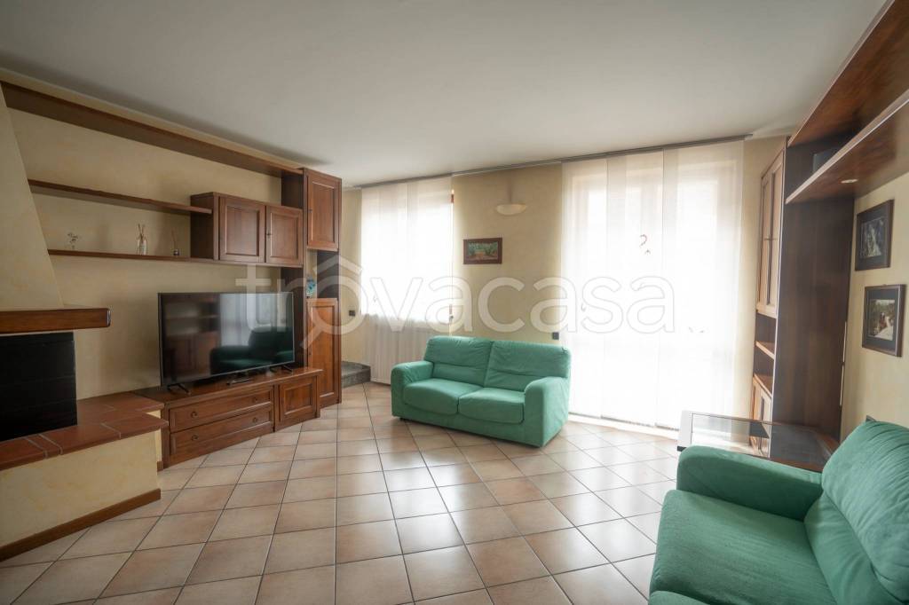 casa indipendente in vendita ad Osio Sopra