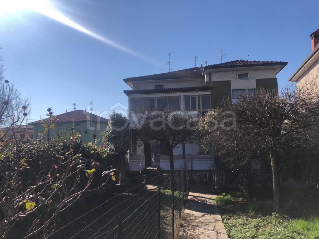 appartamento in vendita ad Osio Sopra