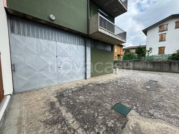 locale di sgombero in vendita ad Osio Sopra