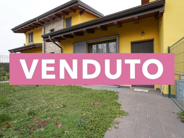 casa indipendente in vendita ad Osio Sopra
