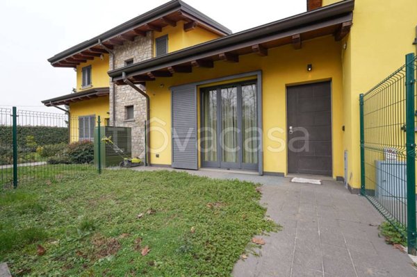 casa indipendente in vendita ad Osio Sopra
