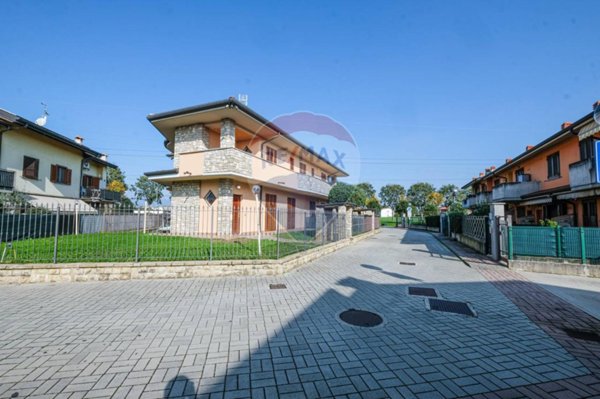 appartamento in vendita ad Osio Sopra