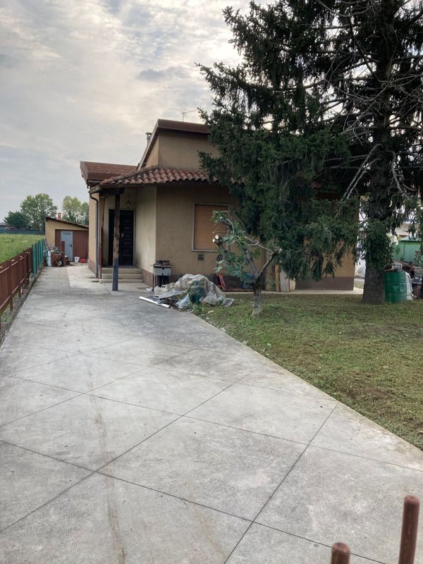 casa indipendente in vendita ad Osio Sopra