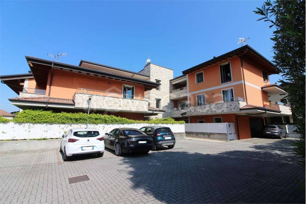 appartamento in vendita ad Osio Sopra