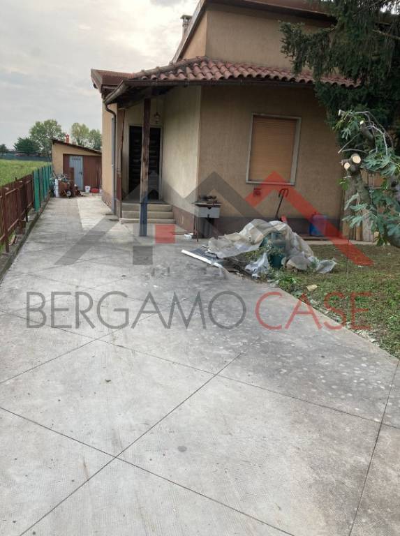 casa indipendente in vendita ad Osio Sopra