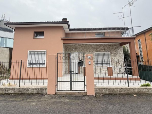 casa indipendente in vendita ad Osio Sopra