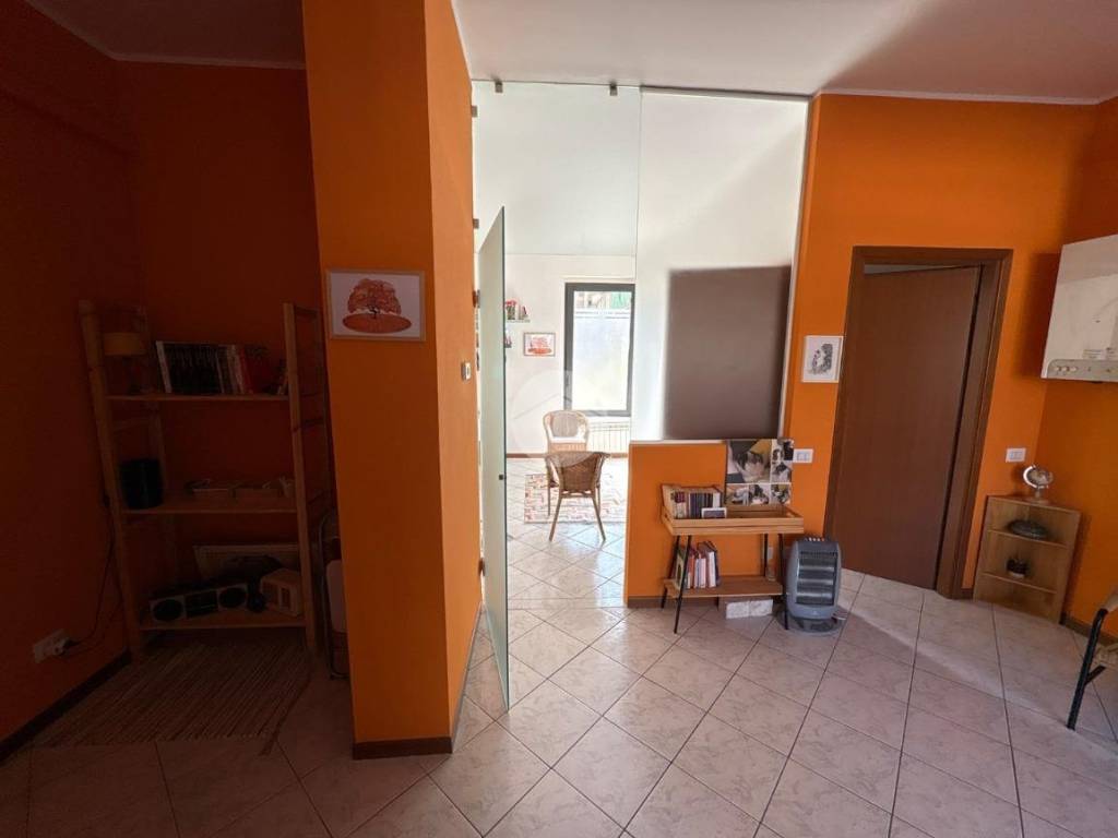 negozio in vendita ad Osio Sopra