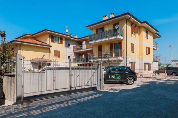 box auto in vendita ad Osio Sopra
