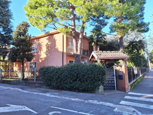 casa indipendente in vendita ad Osio Sotto