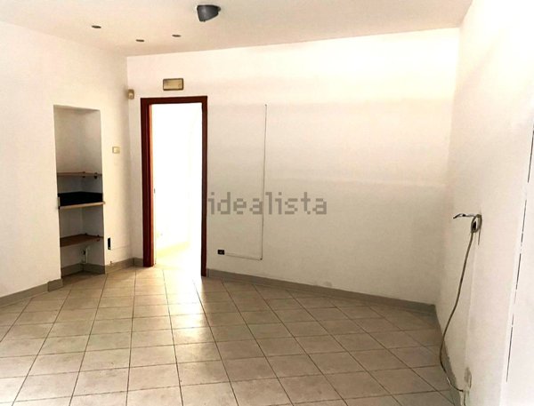 locale commerciale in vendita ad Osio Sotto