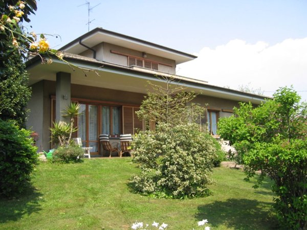 casa indipendente in vendita ad Osio Sotto