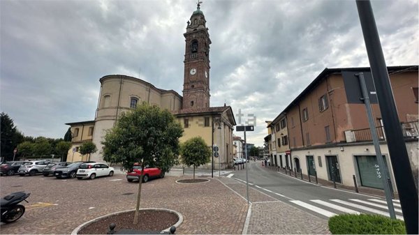 negozio in vendita ad Osio Sotto