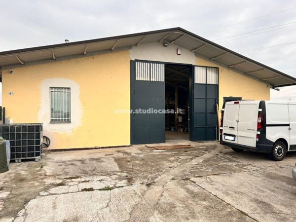 locale commerciale in vendita ad Osio Sotto