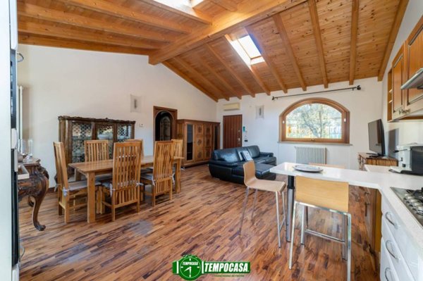 casa indipendente in vendita ad Osio Sotto