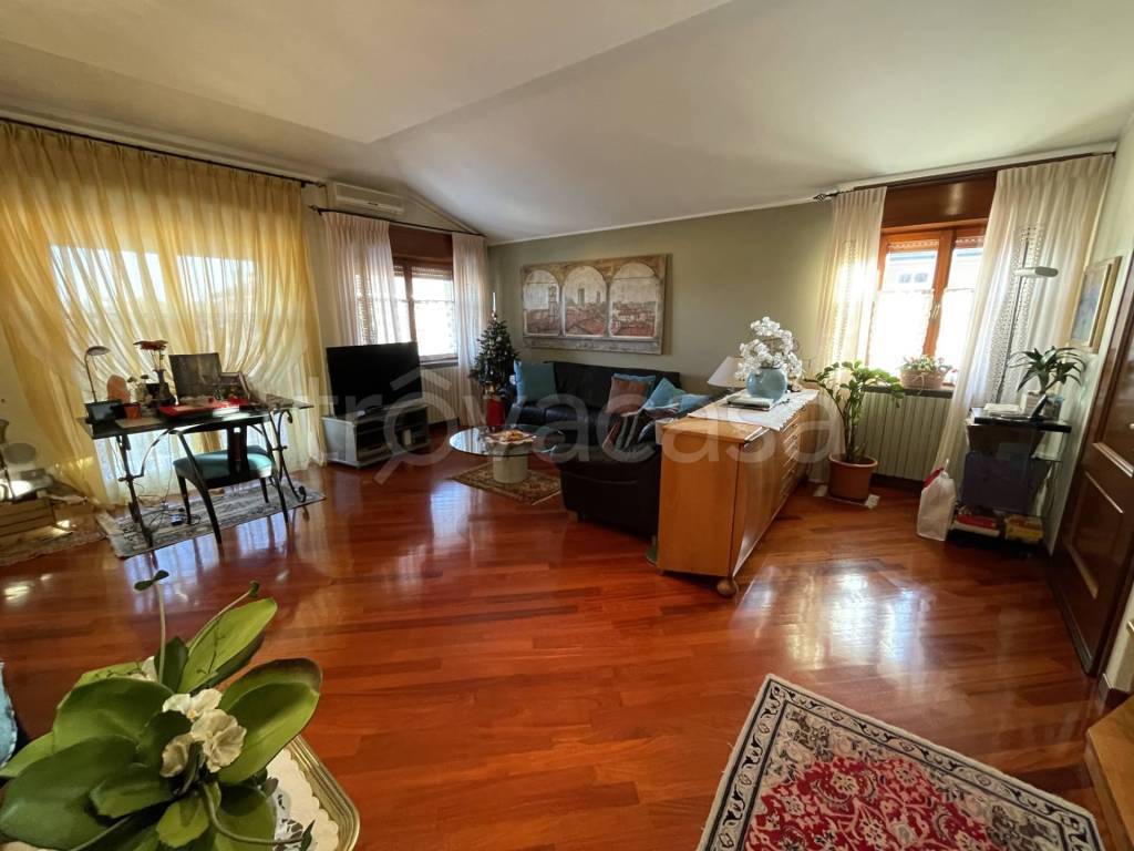 casa indipendente in vendita ad Osio Sotto