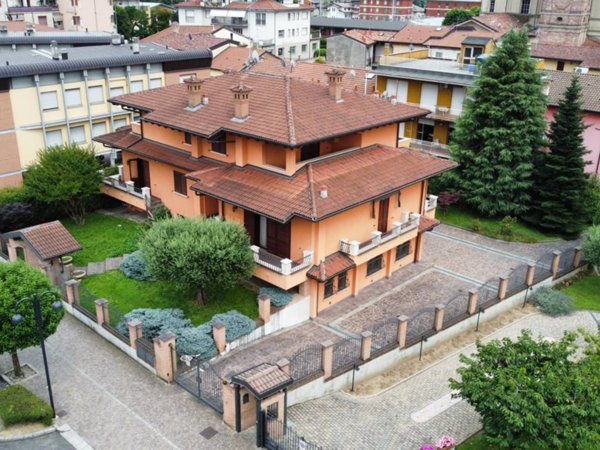 casa indipendente in vendita ad Osio Sotto