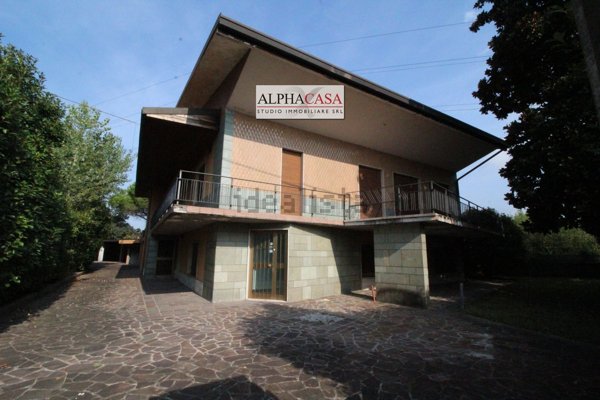 casa indipendente in vendita ad Osio Sotto