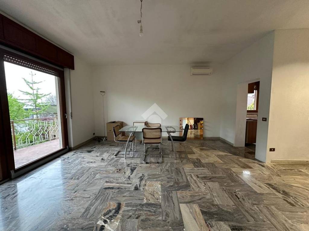 casa indipendente in vendita ad Osio Sotto