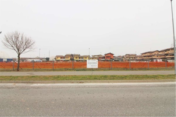 terreno edificabile in vendita ad Osio Sotto