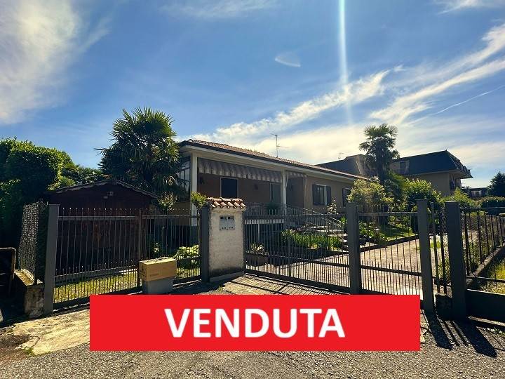 casa indipendente in vendita ad Osio Sotto