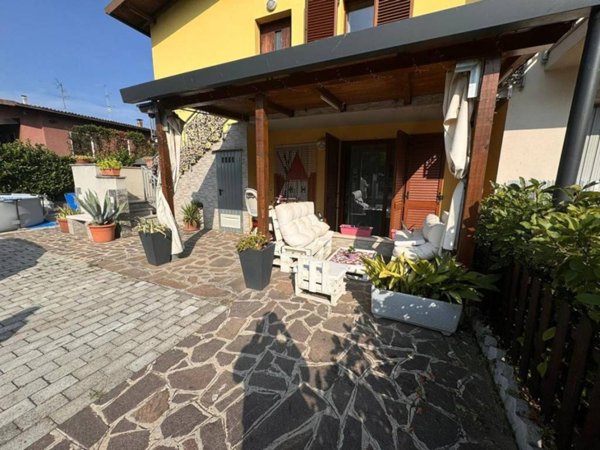 casa indipendente in vendita ad Osio Sotto