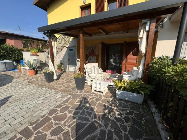 casa indipendente in vendita ad Osio Sotto