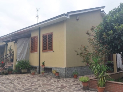 casa indipendente in vendita ad Osio Sotto