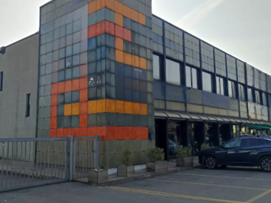 locale commerciale in vendita ad Osio Sotto