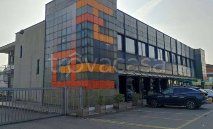 locale commerciale in vendita ad Osio Sotto