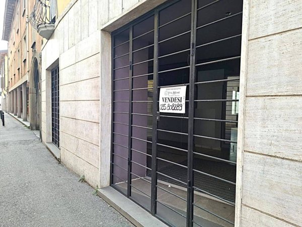 negozio in vendita ad Osio Sotto