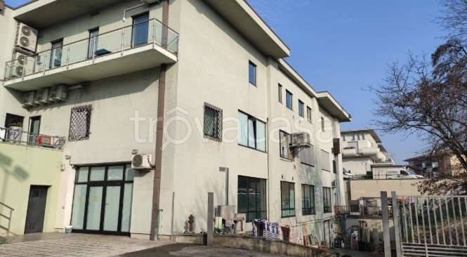 locale commerciale in vendita ad Osio Sotto