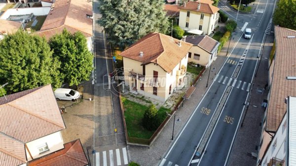 casa indipendente in vendita ad Osio Sotto