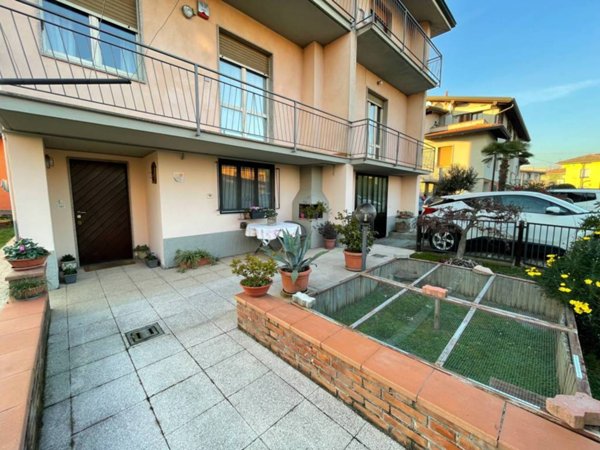 casa indipendente in vendita ad Osio Sotto