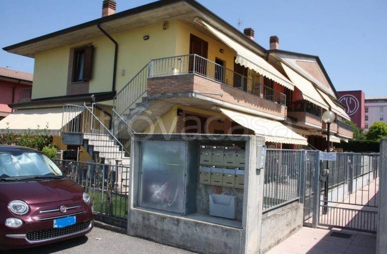 casa indipendente in vendita ad Osio Sotto