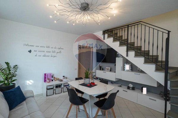 casa semindipendente in vendita ad Osio Sotto