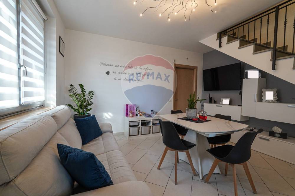 casa semindipendente in vendita ad Osio Sotto