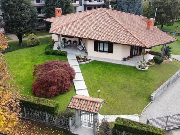 casa indipendente in vendita ad Osio Sotto