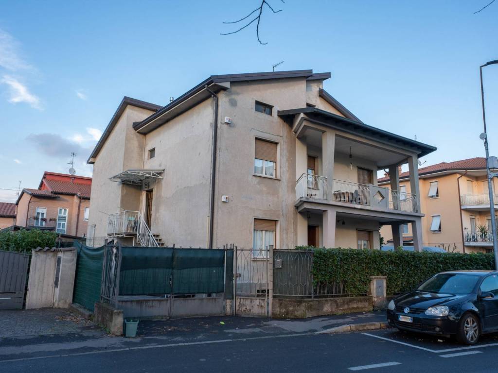 casa indipendente in vendita ad Osio Sotto